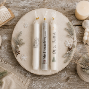 Weihnachtliche Stabkerze mit Wunschmotiv – individuell wählbar